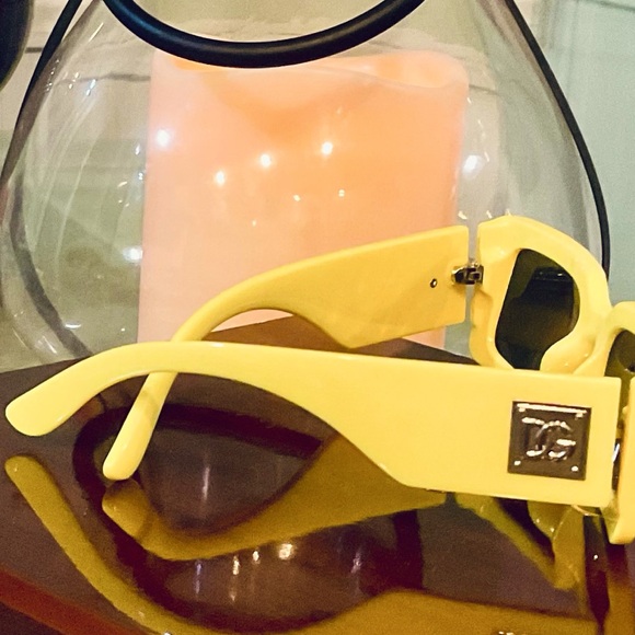 Dolce & Gabbana Yellow Sunglasses👀🥳🥳❌❌ - Picture 5 of 6